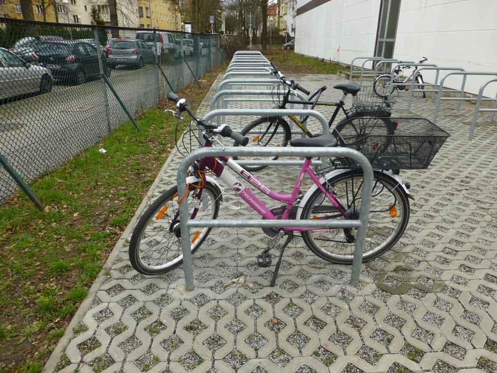 Fahrradstellplatz - befestigt aber nicht versiegelt